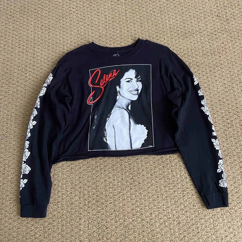Selena crop top